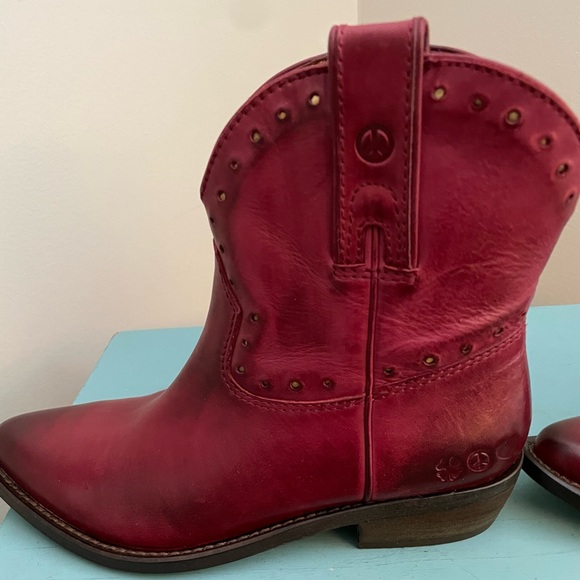 COPY - 🛍️2XHP🛍️ NIB LUCKY BRAND Red Western Boots - Picture 3 of 11